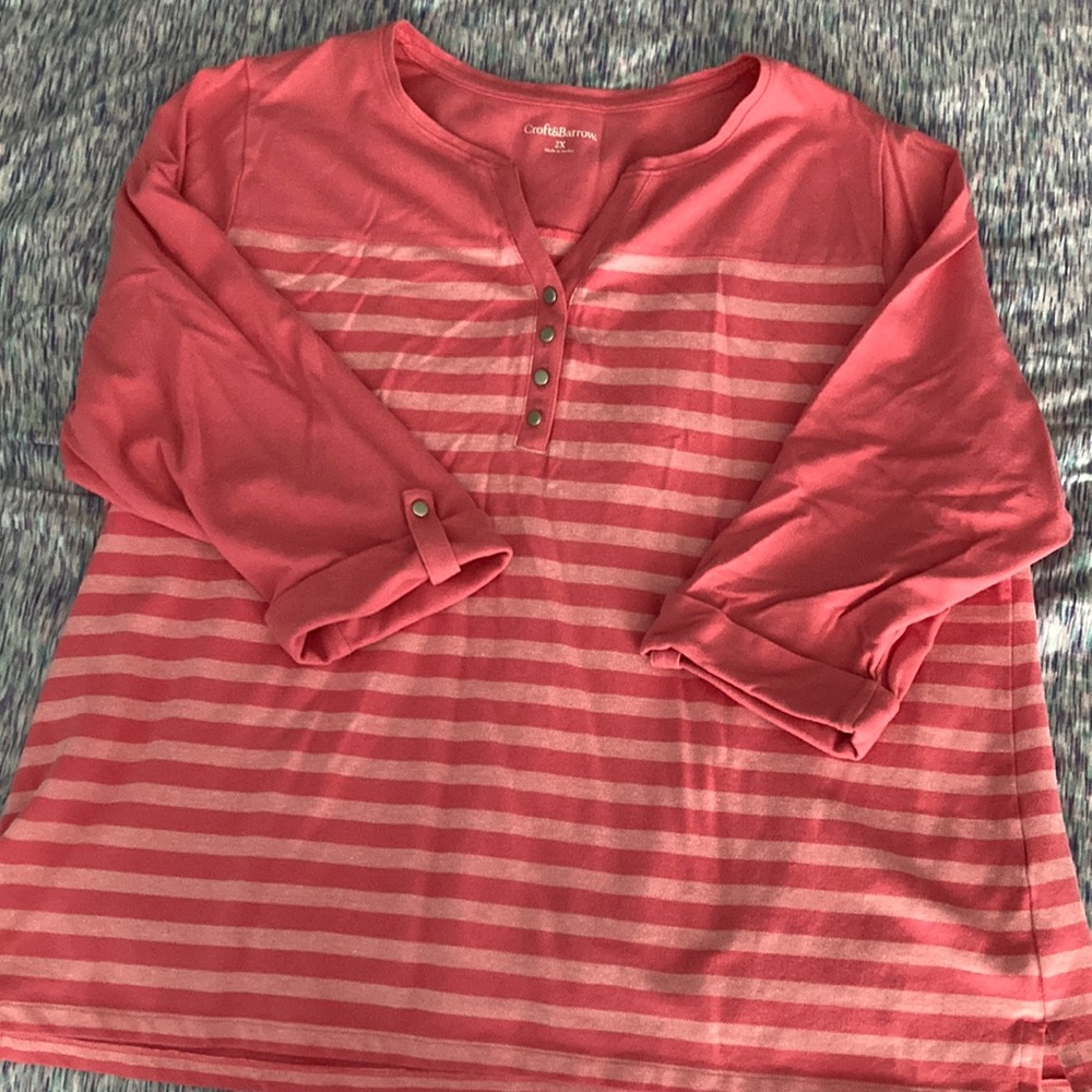 3/$24 or 5/$30 GUC Croft & Barrow top